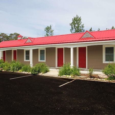 Mackinac Lake Trail Motel マッキノー・シティ エクステリア 写真